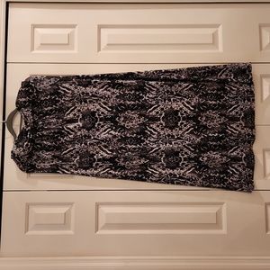 38.  Stella Cruz,  Excellent condition Women's , blac , white,  Lg